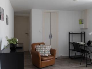 P1 meublé au 2éme étage d'une résidence étudiante  quartier gare Arènes disponible le 14 mai 2024