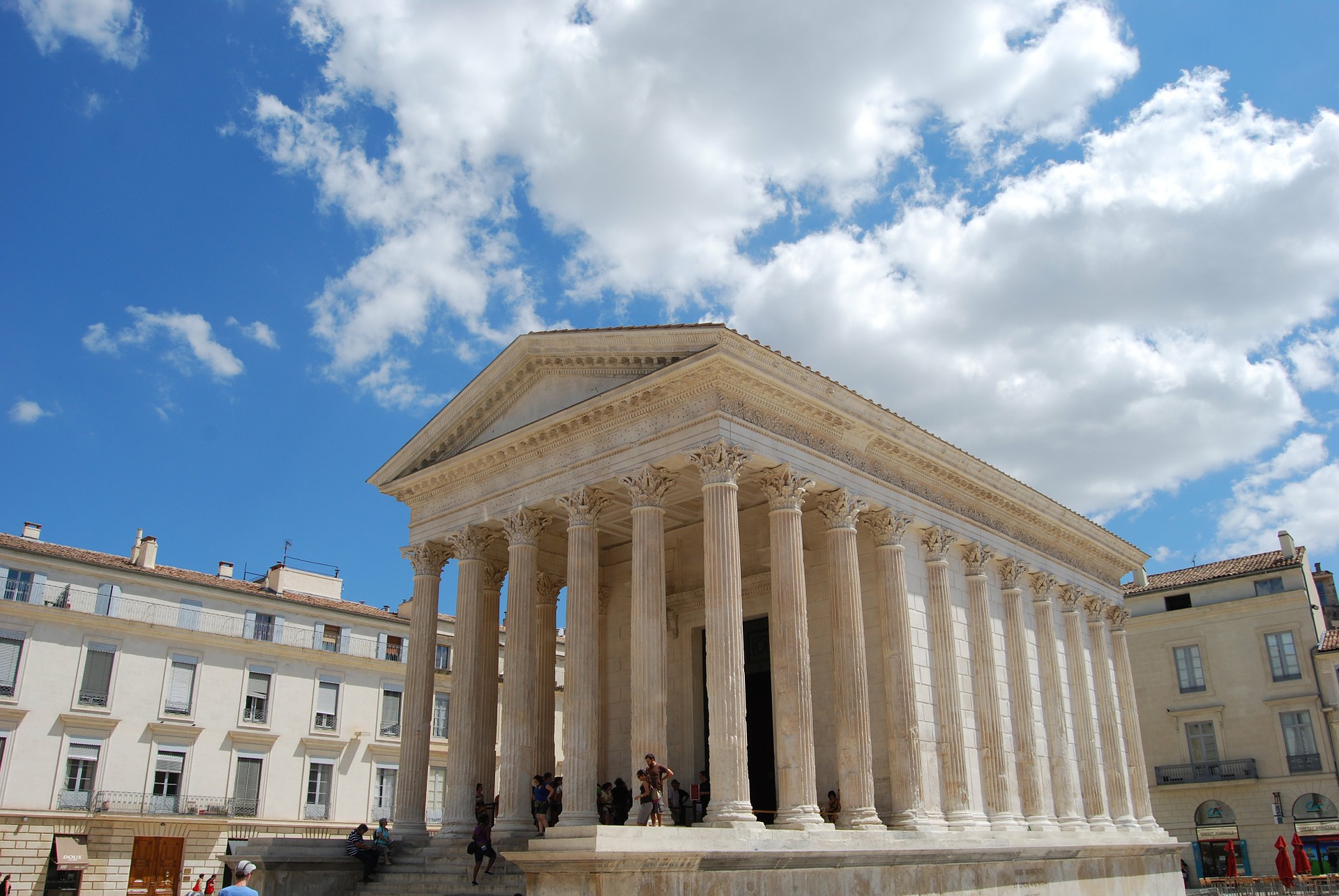 Maison carrée Nîmes - résidence Grizot - Etudes